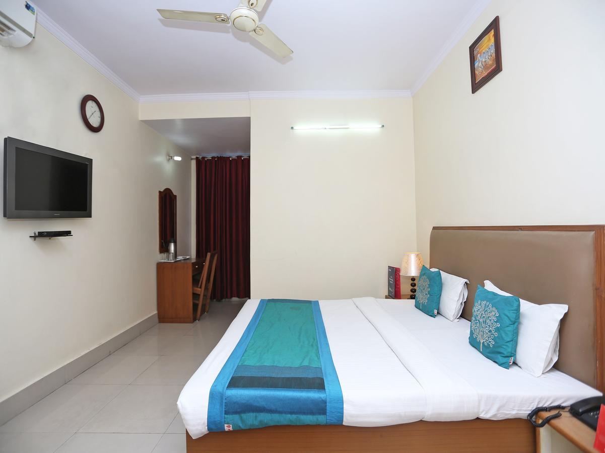 Oyo 10788 Hotel Harisons Continental 巴特那 外观 照片
